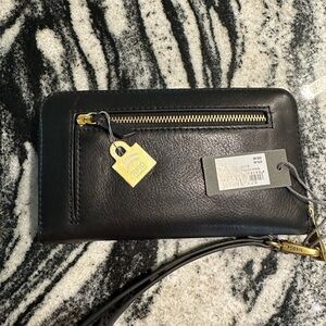 FOSSIL black leather new with tags wallet / wristlet
